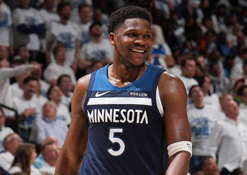 OmoiU, 超巨, 中的佼佼者 OmoiU, 超巨, 中的佼佼者