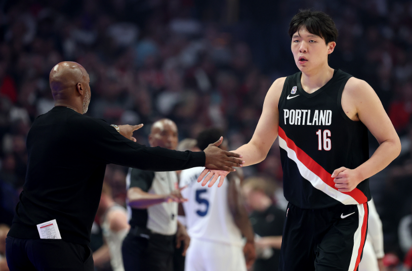 借助罚球, 逊色于易建