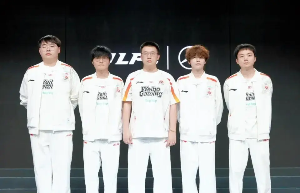 与此同时, 他们的 与此同时, 他们的